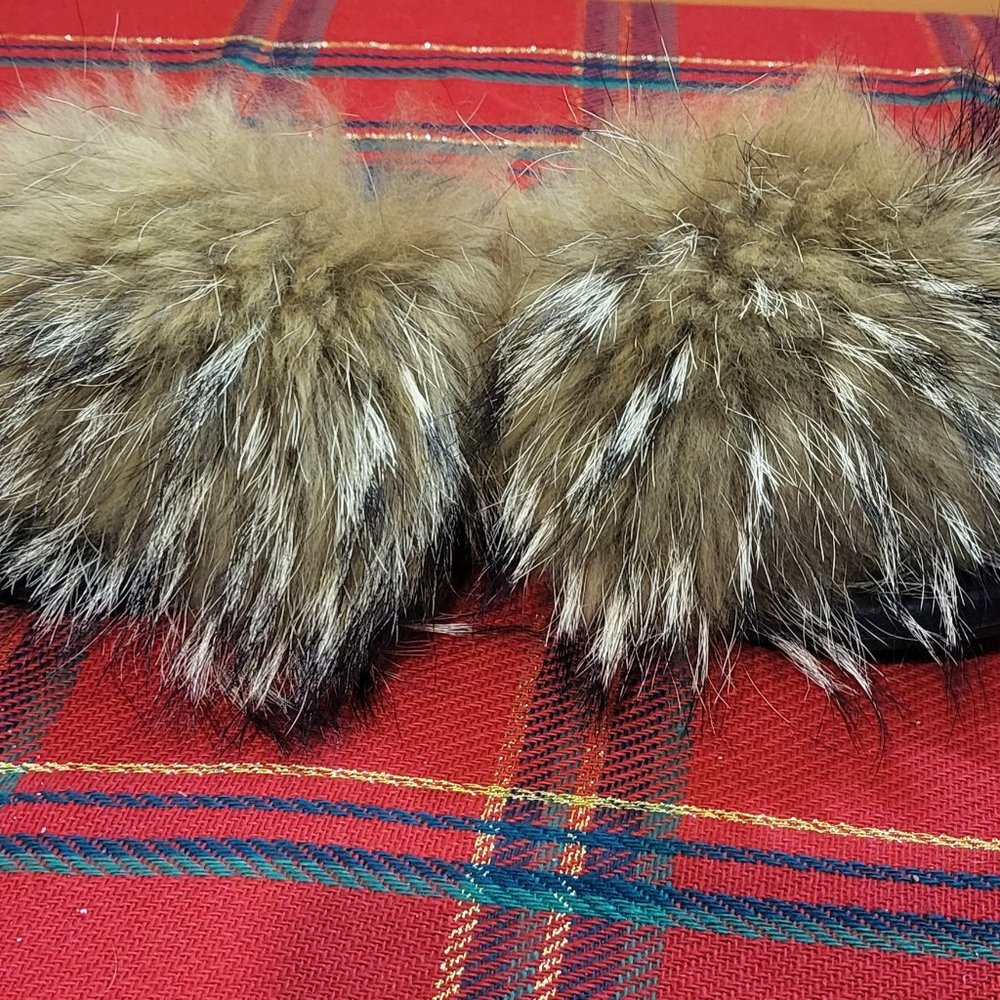 REAL RACCOON FUR SLIDES Size 7 - Picture 2 of 5
